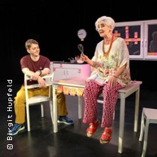 Oma Monika - was war? 08.11.2026 Kinder- und Jugendtheater (KJT)